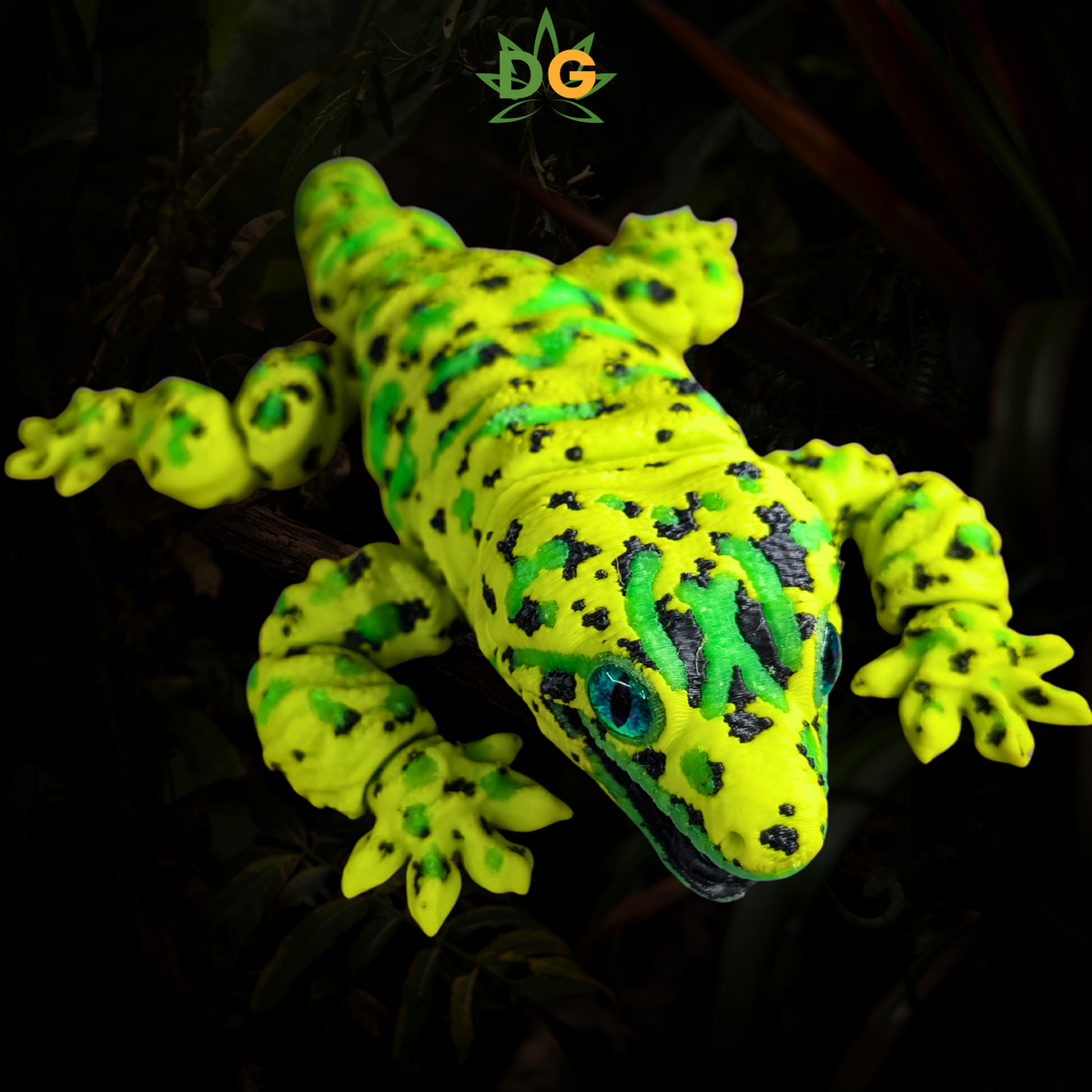 Yellow/Green Leachie Gecko Lizard | Glow in the Dark | Glass Eyes | 3D Printed Desk Pet