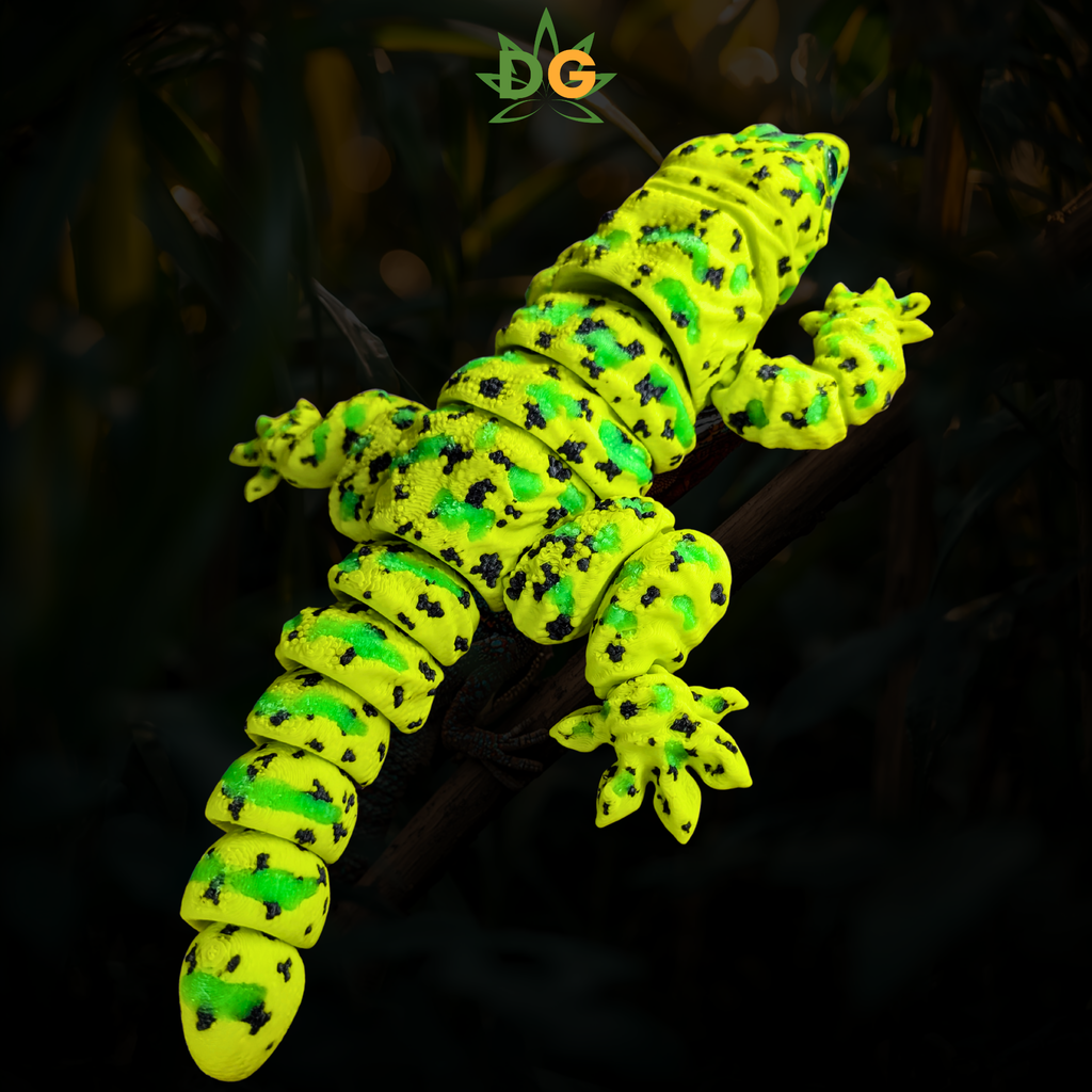 Yellow/Green Leachie Gecko Lizard | Glow in the Dark | Glass Eyes | 3D Printed Desk Pet