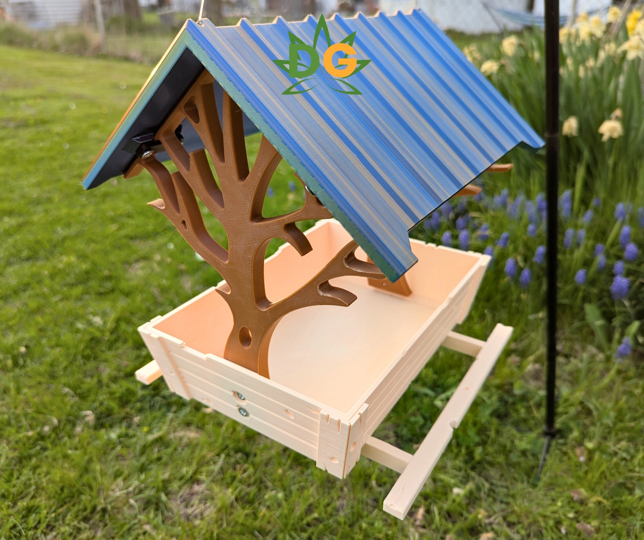 Countryside Bird Feeder with Color Changing Roof | Decorative Outdoor Wildlife Accessory & Garden Decor
