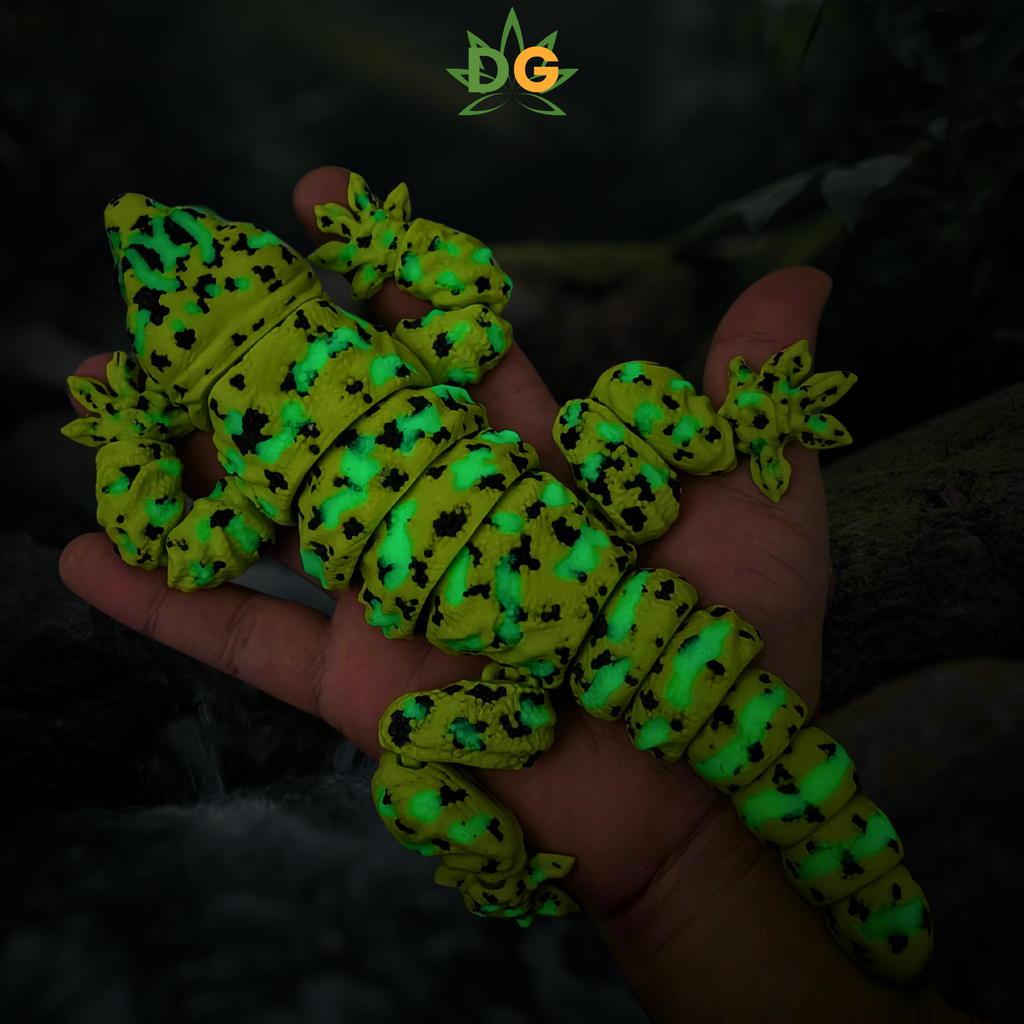 Yellow/Green Leachie Gecko Lizard | Glow in the Dark | Glass Eyes | 3D Printed Desk Pet